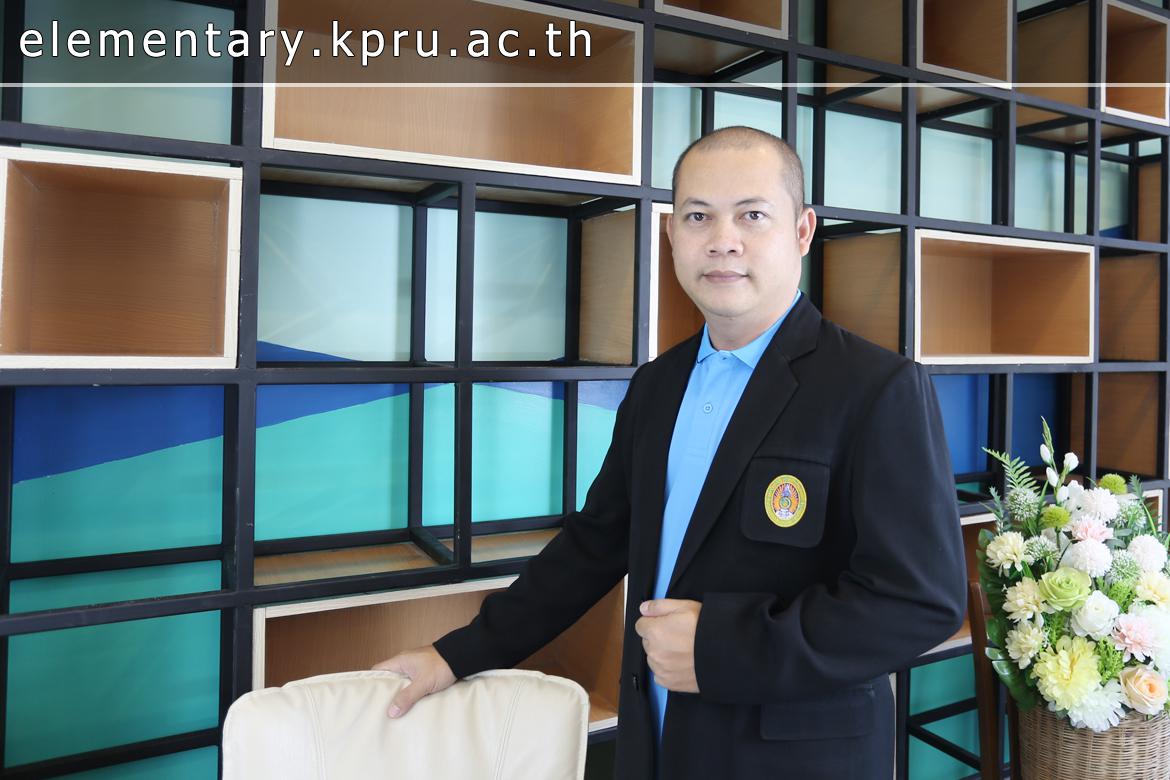 ขอแสดงความชื่นชมยินดีกับ ผศ.ดร.บุญล้อม  ด้วงวิเศษ ประธานคณะกรรมการสถานศึกษาขั้นพื้นฐาน ศูนย์การศึกษาพิเศษประจำจังหวัดกำแพงเพชร เข้ารับพระราชทานเข็มที่ระลึก